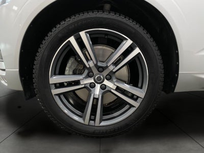 2021 Volvo XC60 T6 AWD Momentum