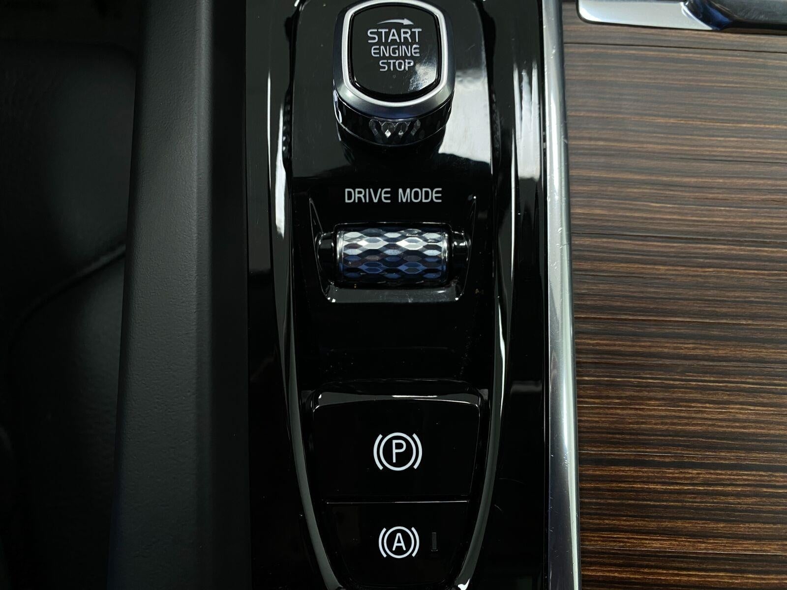 2021 Volvo XC60 T6 AWD Momentum