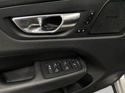 2021 Volvo XC60 T6 AWD Momentum