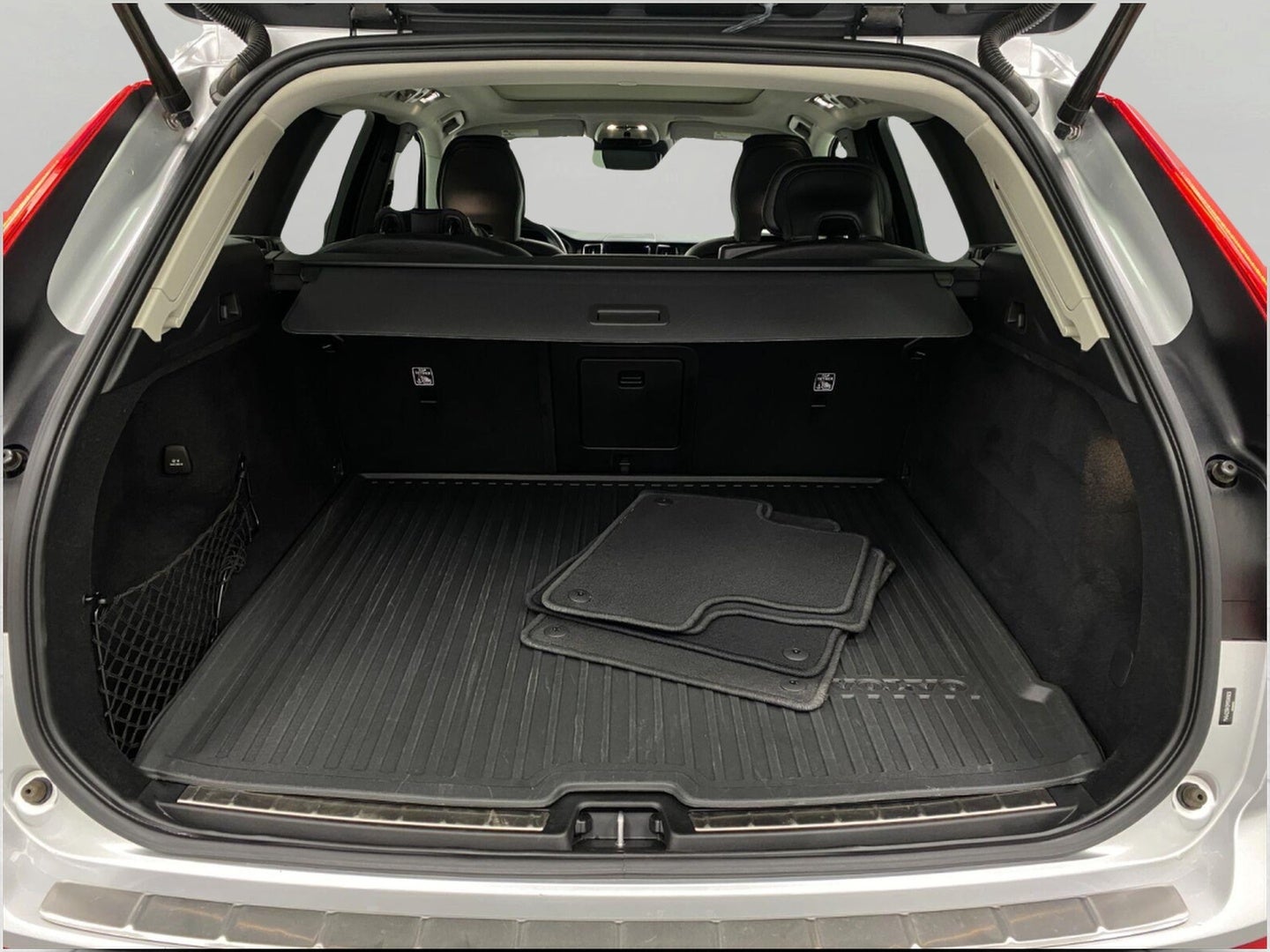 2021 Volvo XC60 T6 AWD Momentum