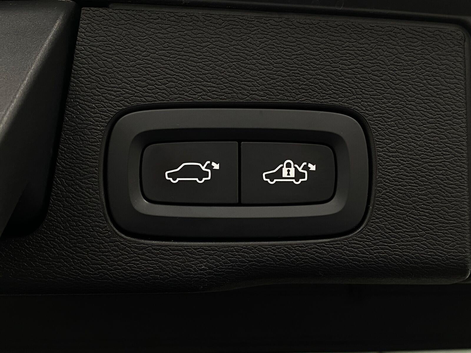 2021 Volvo XC60 T6 AWD Momentum