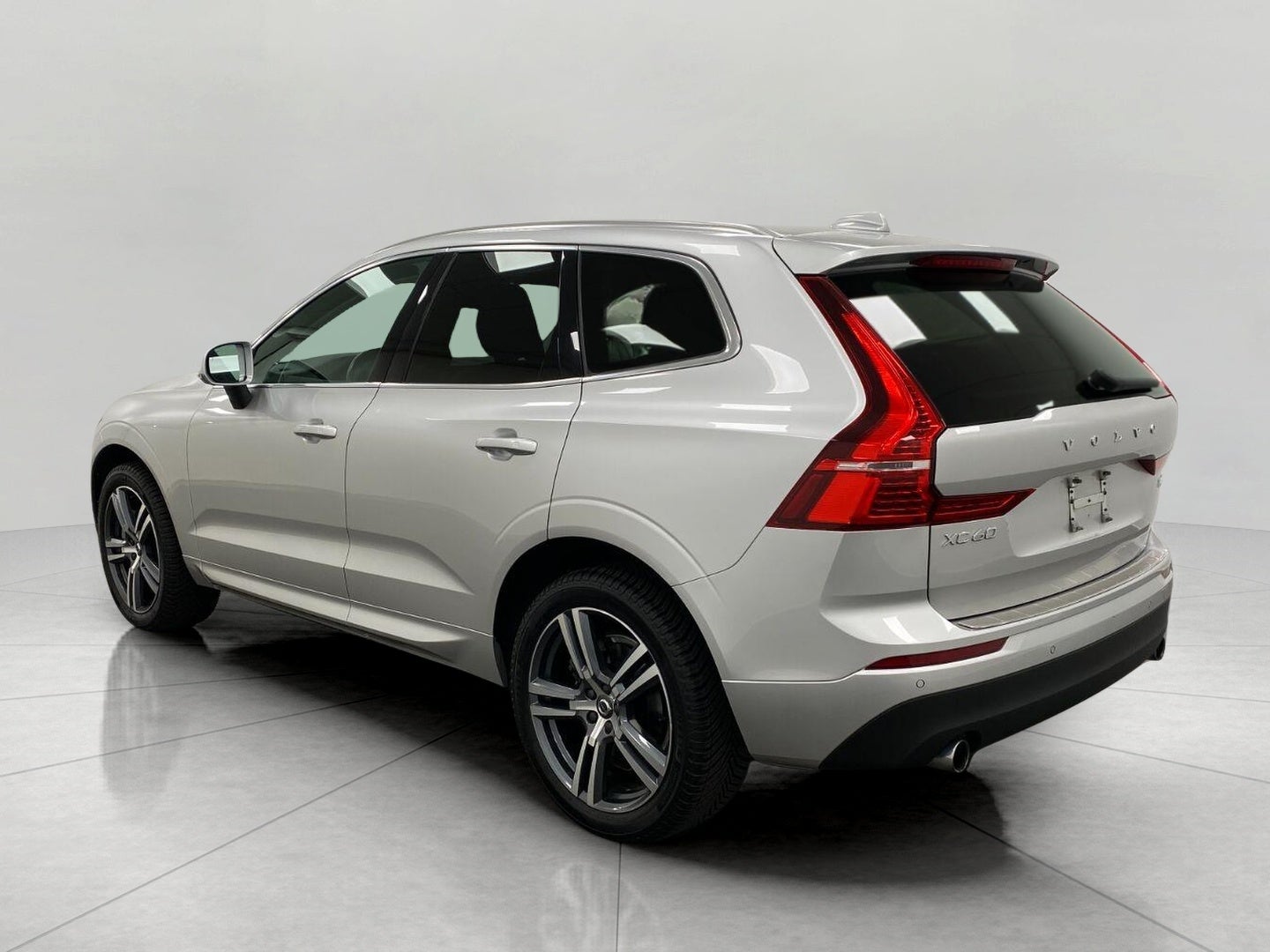 2021 Volvo XC60 T6 AWD Momentum