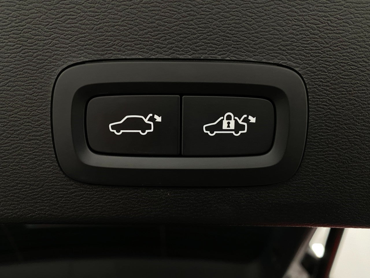 2023 Volvo XC40 Recharge Pure Electric Twin eAWD Ultimate