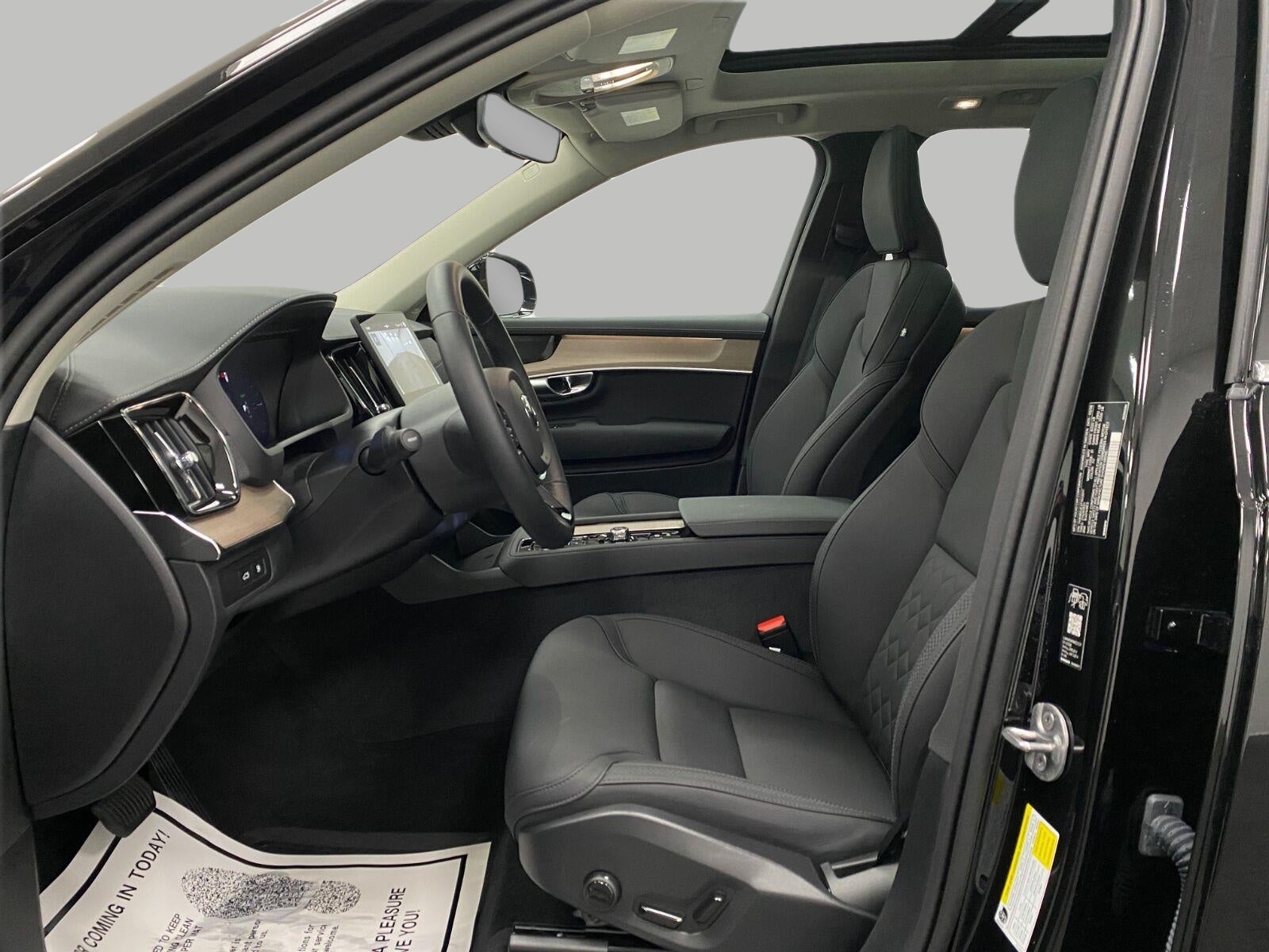2026 Volvo XC90 Plug-In Hybrid T8 AWD Plus 6-Seater