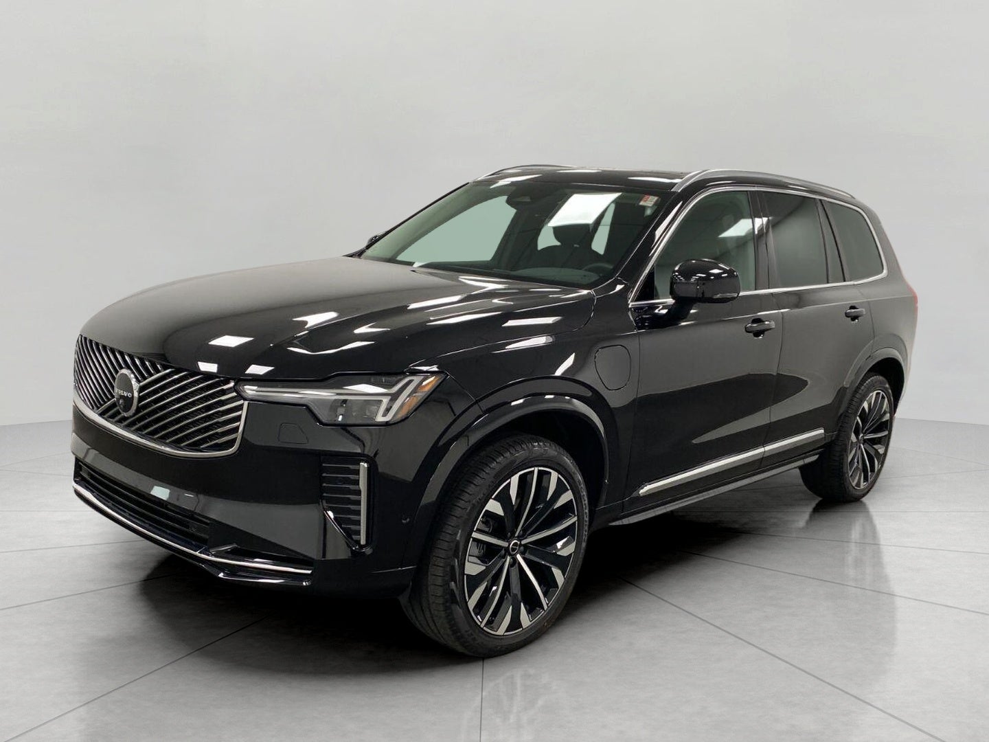 2026 Volvo XC90 Plug-In Hybrid T8 AWD Plus 6-Seater