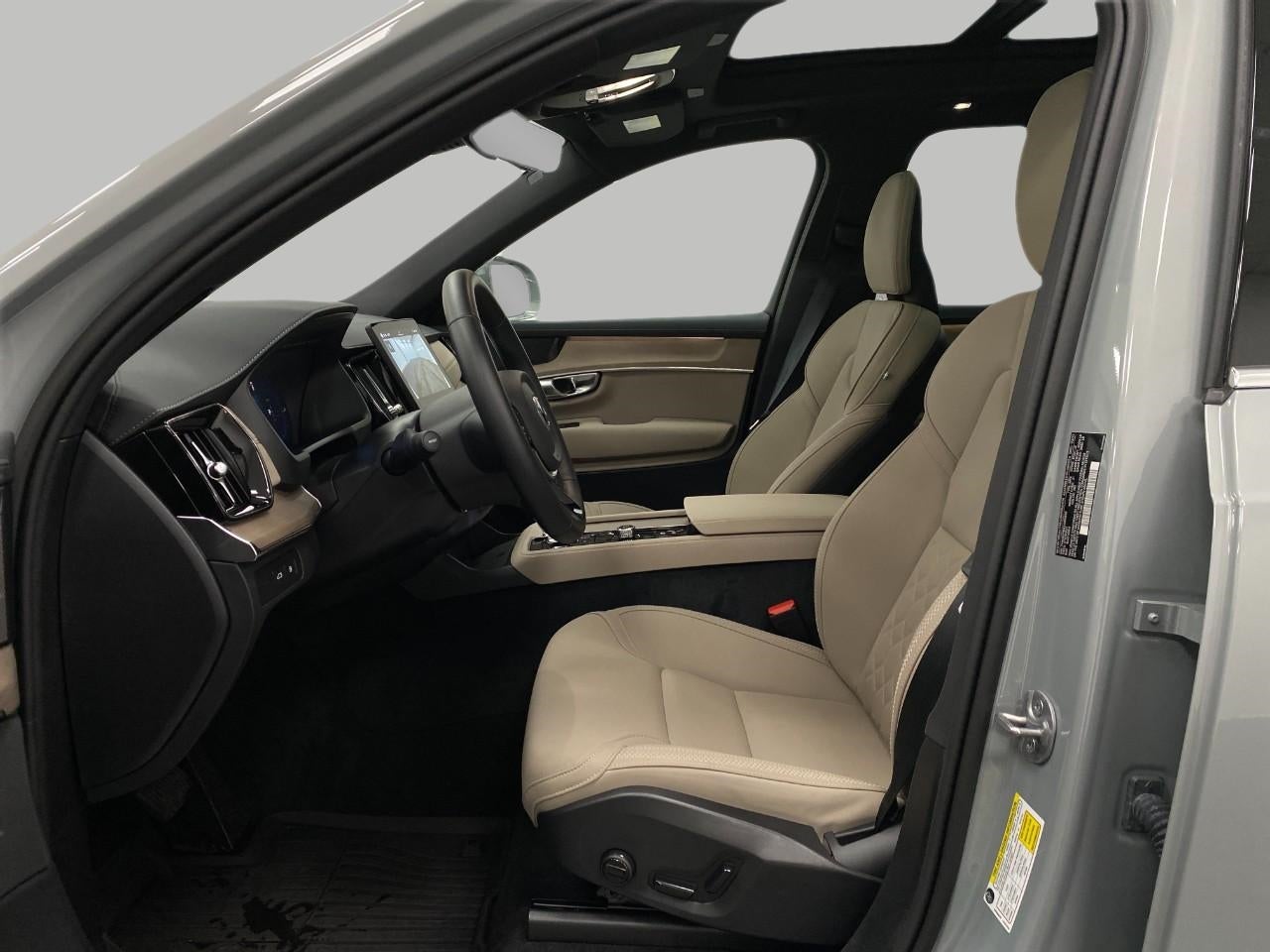 2025 Volvo XC90 Plug-In Hybrid 2025.5 T8 AWD Plus 7-Seater