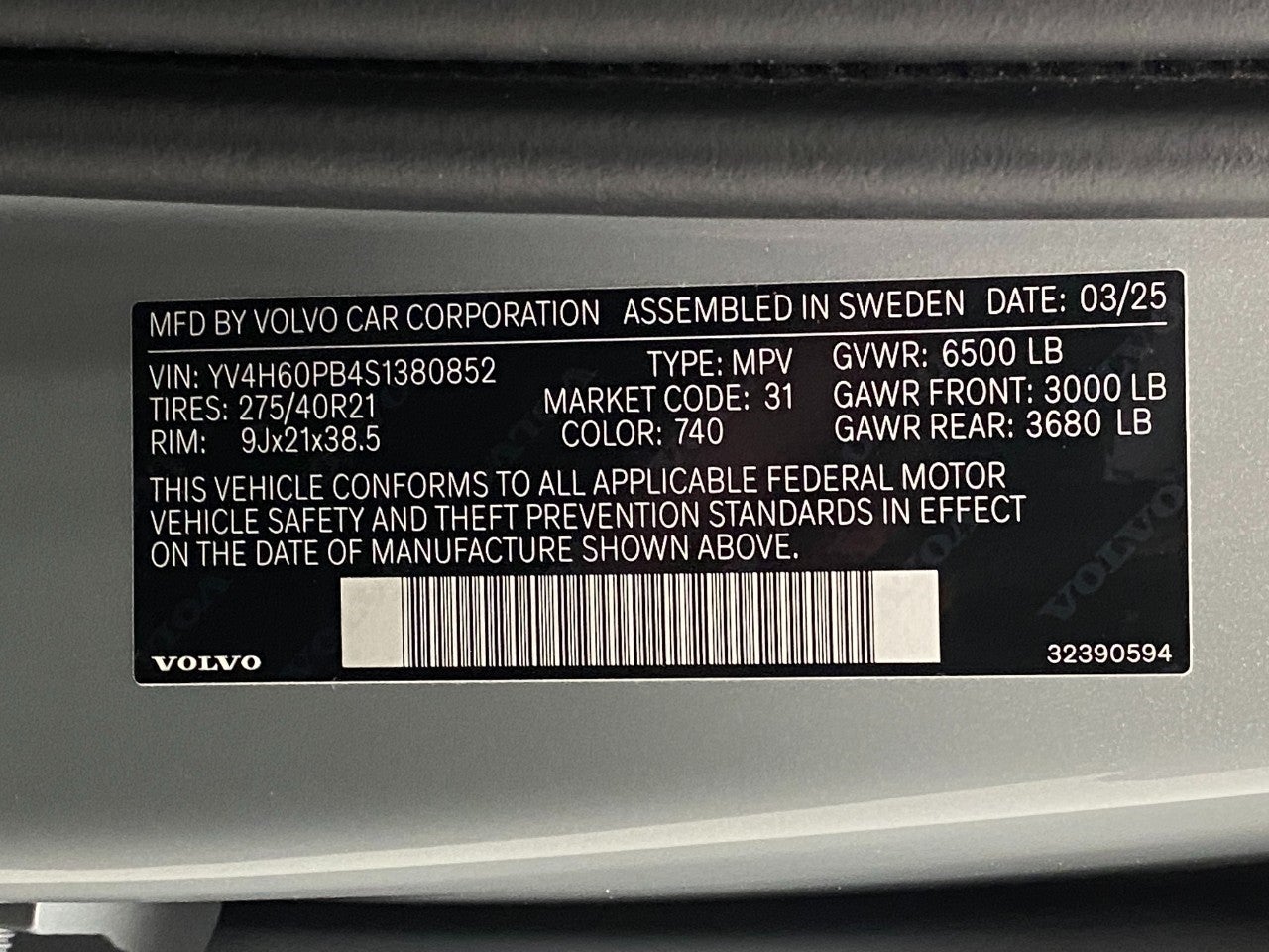 2025 Volvo XC90 Plug-In Hybrid 2025.5 T8 AWD Plus 7-Seater