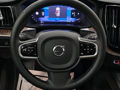 2023 Volvo XC60 B5 AWD Ultimate Bright Theme