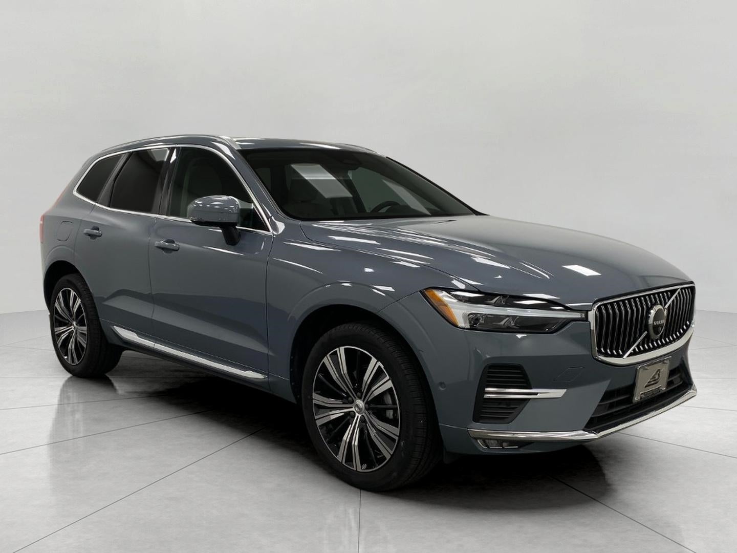 2023 Volvo XC60 B5 AWD Ultimate Bright Theme