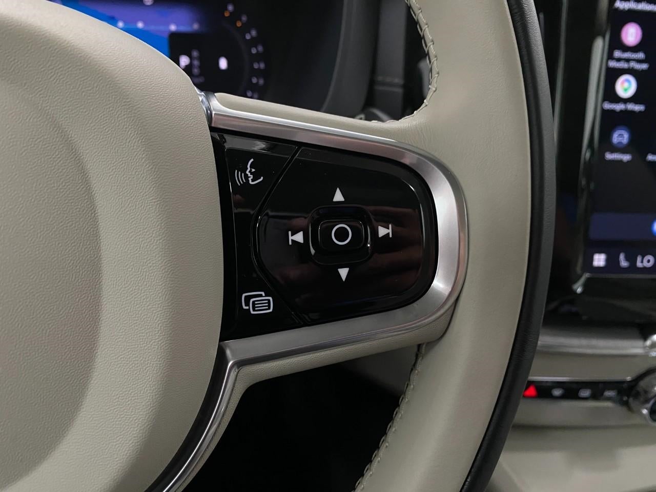 2023 Volvo XC60 B5 AWD Ultimate Bright Theme