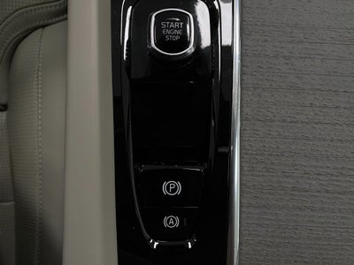 2023 Volvo XC60 B5 AWD Ultimate Bright Theme