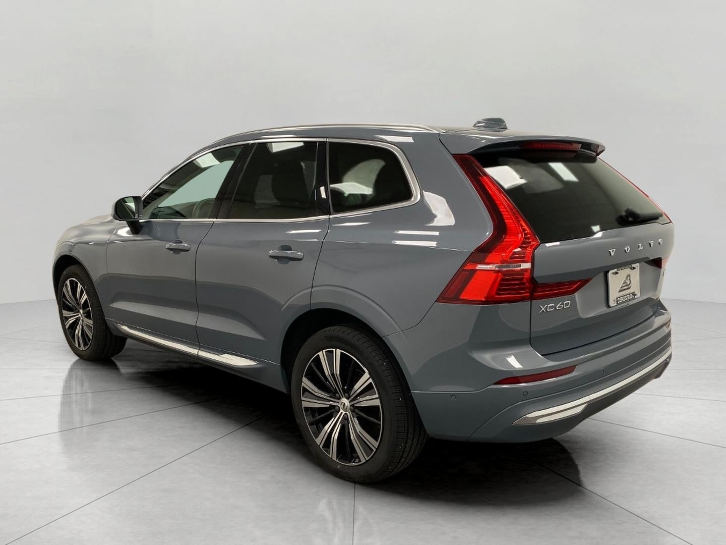 2023 Volvo XC60 B5 AWD Ultimate Bright Theme