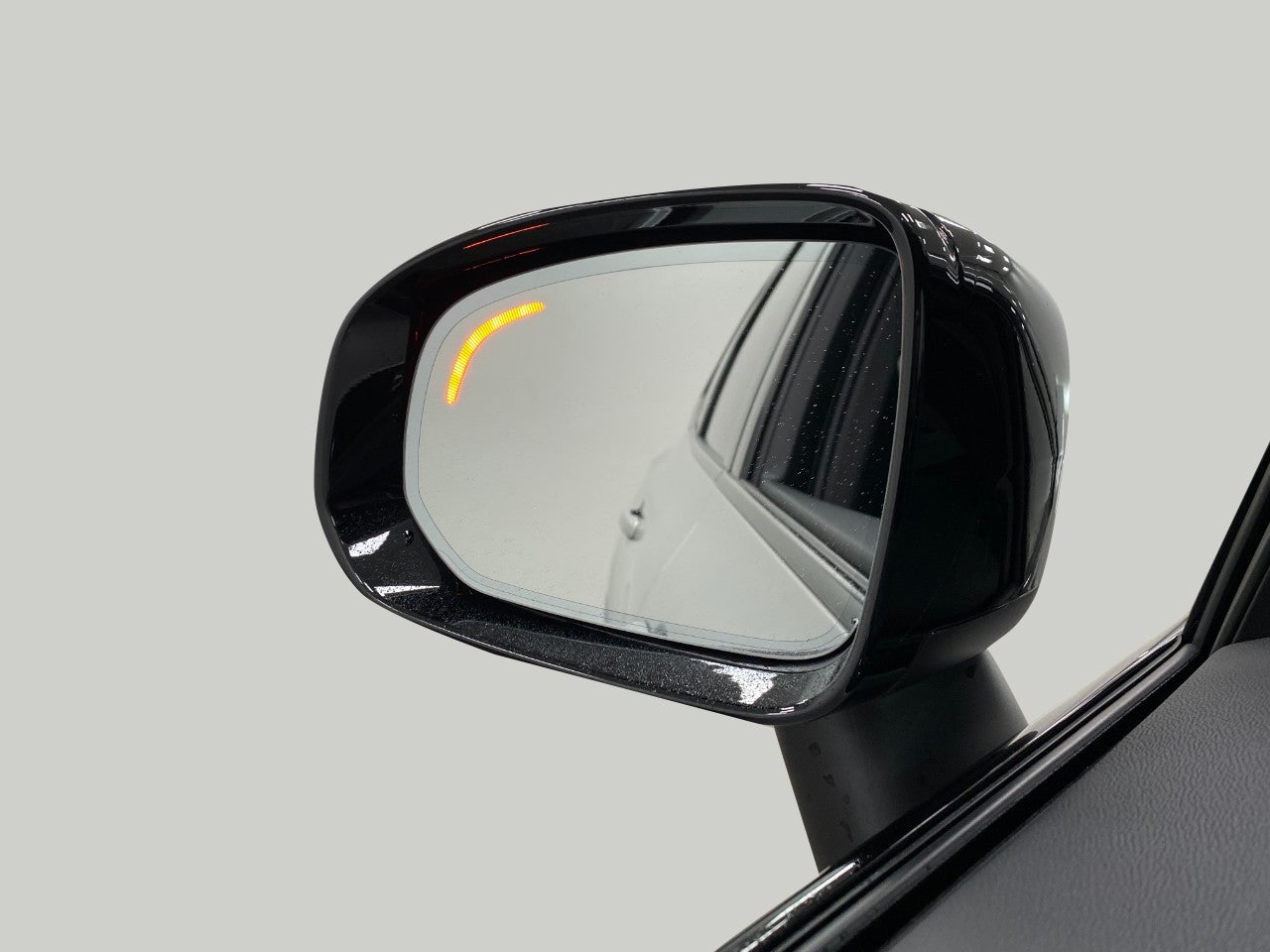 2024 Volvo XC60 B5 AWD Plus Dark Theme