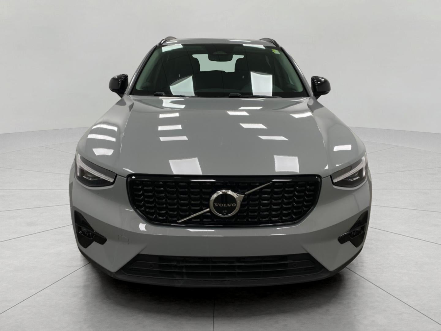 2026 Volvo XC40 B5 AWD Plus