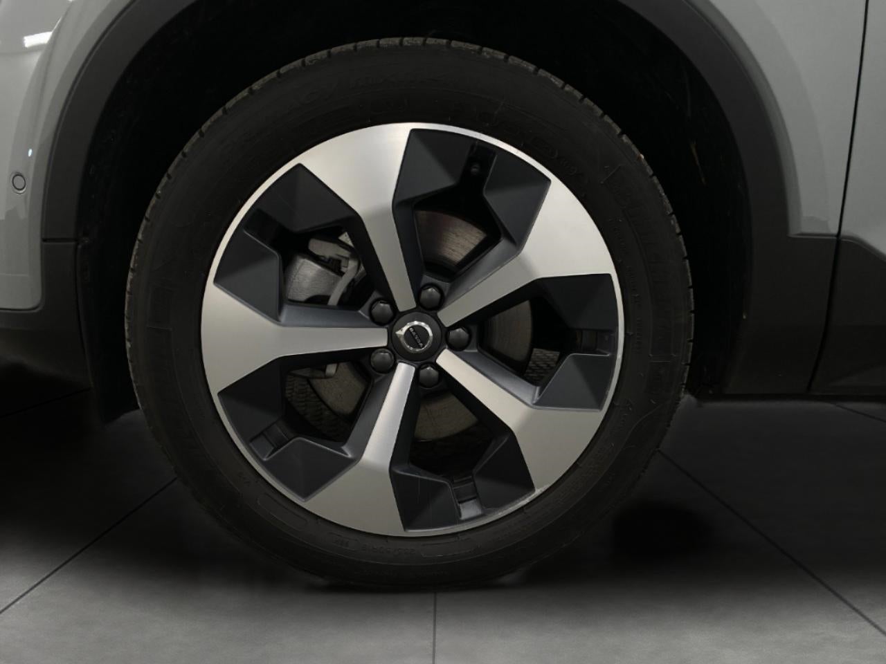 2026 Volvo XC40 B5 AWD Plus