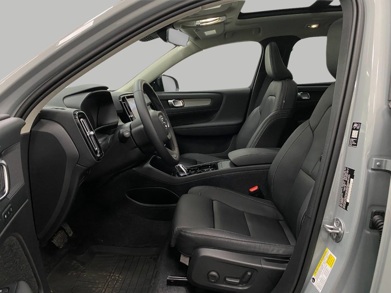 2026 Volvo XC40 B5 AWD Plus