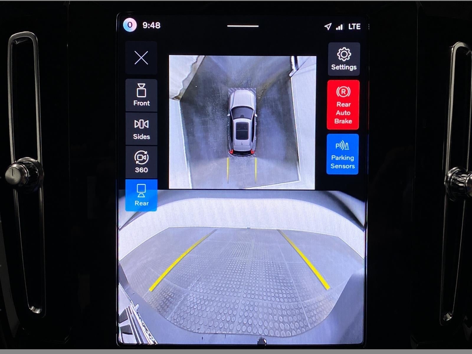 2026 Volvo XC40 B5 AWD Ultra