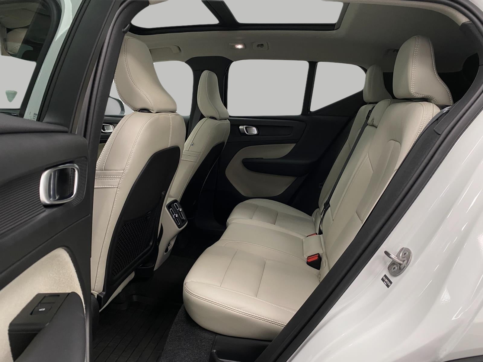 2026 Volvo XC40 B5 AWD Ultra