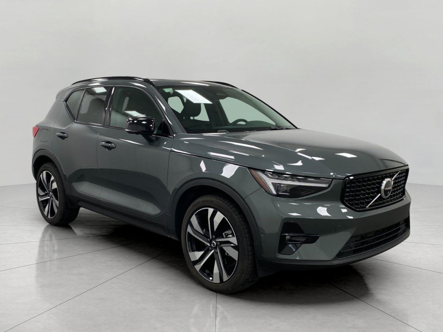 2026 Volvo XC40 B5 AWD Ultra