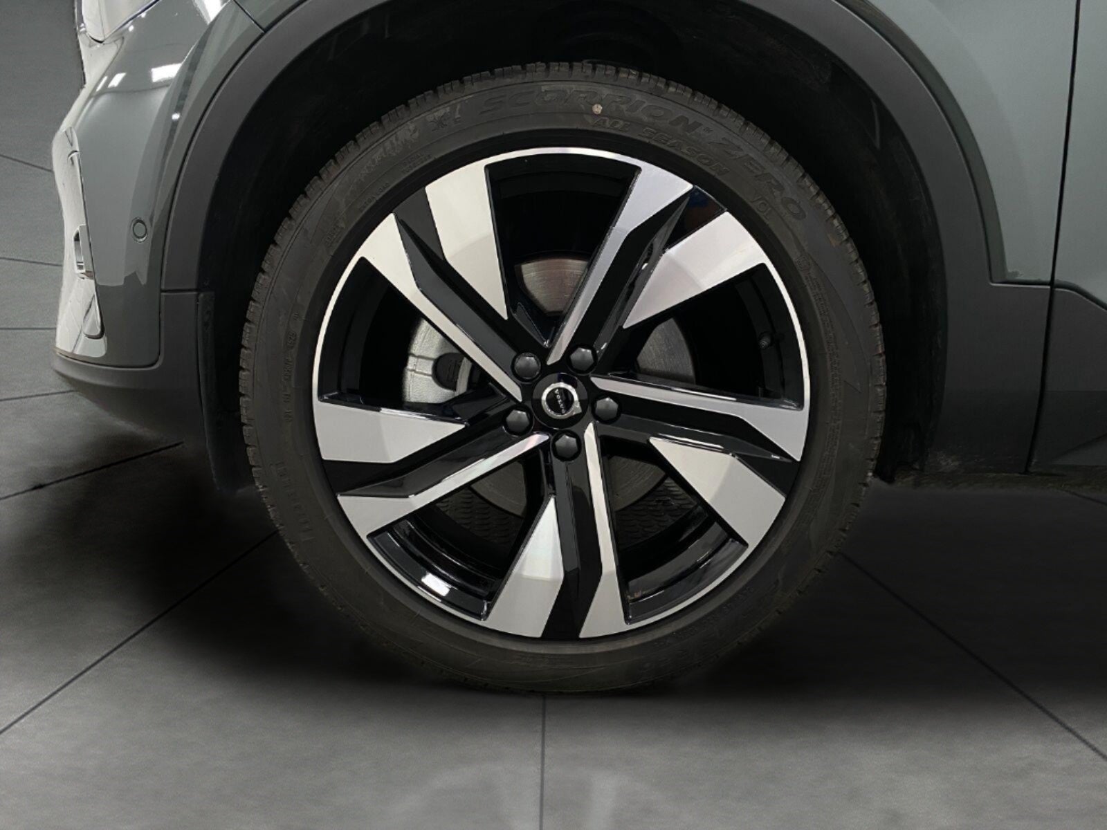 2026 Volvo XC40 B5 AWD Ultra