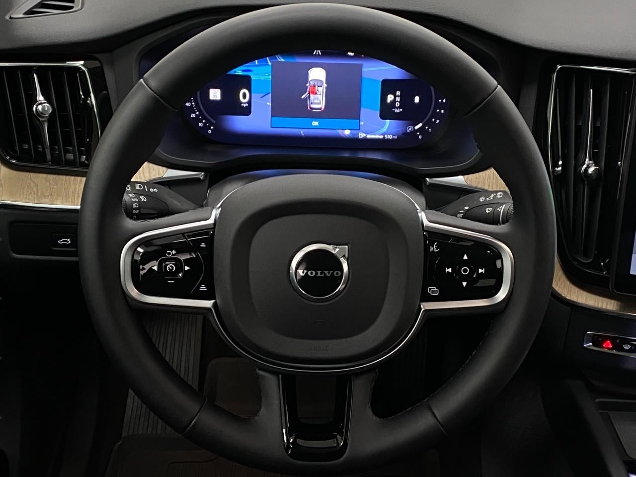 2026 Volvo XC60 B5 AWD Plus