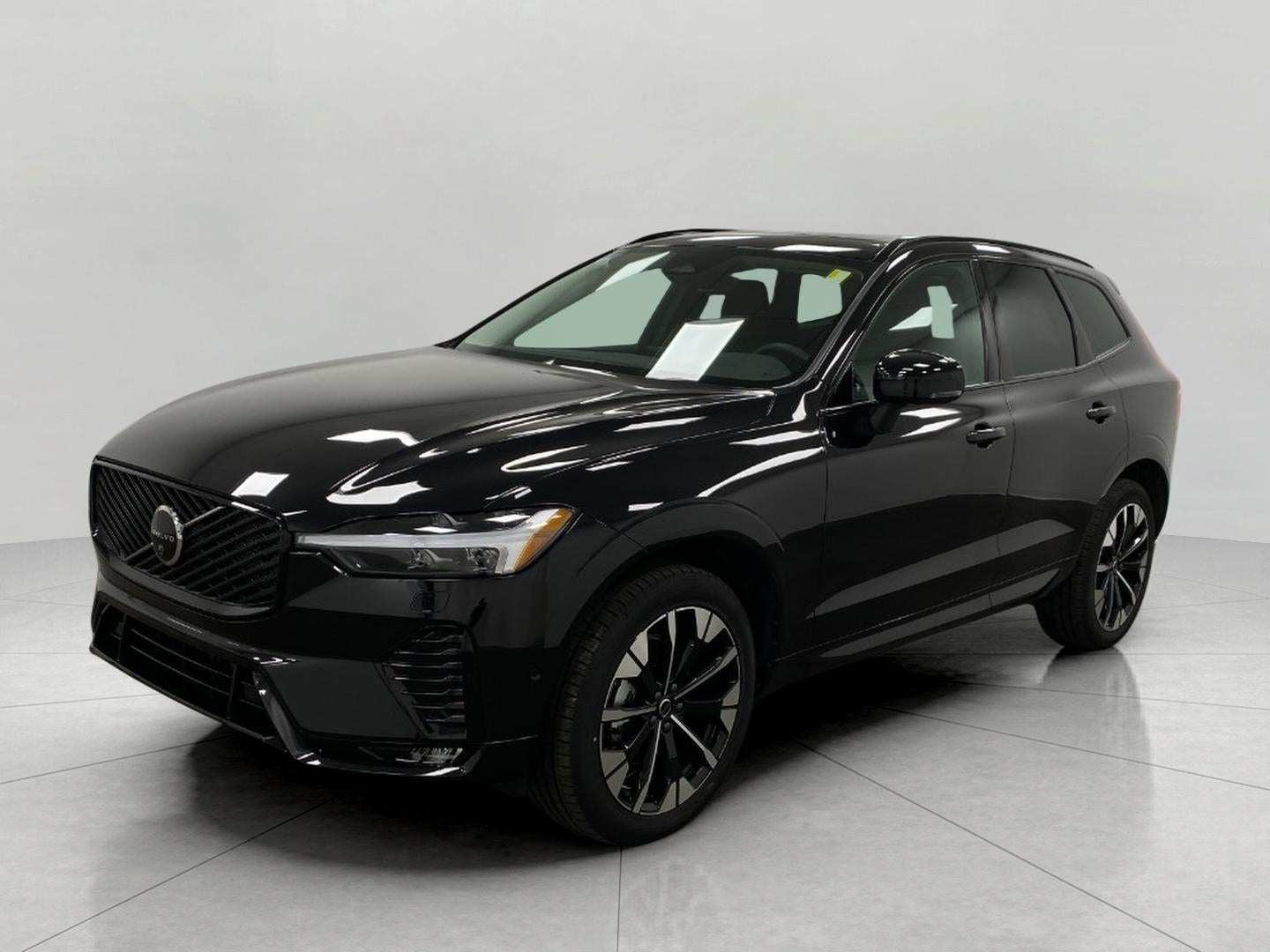 2026 Volvo XC60 B5 AWD Plus